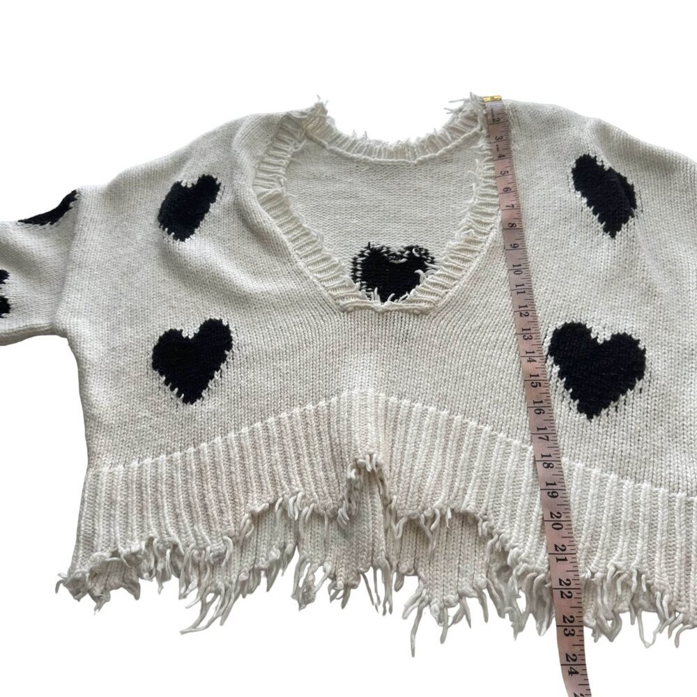 WILDFOX Heart Sweater Sz Small White Black V Neck Oversized Fringe Raw Hem Knit - Picture 13 of 13